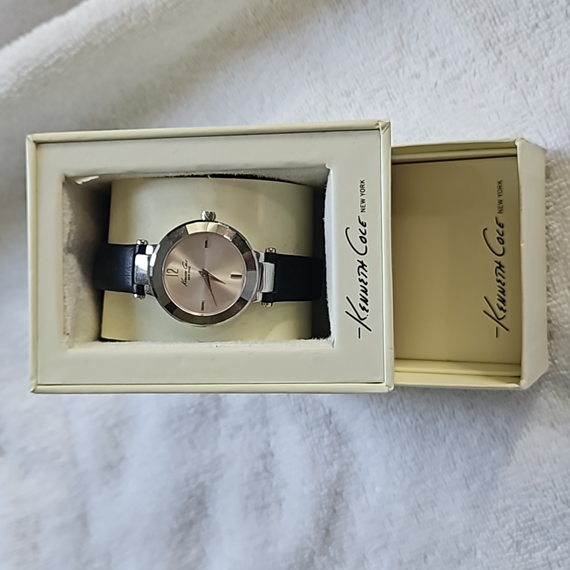 Nwt Wrist Watch By Kenneth Cole 24$